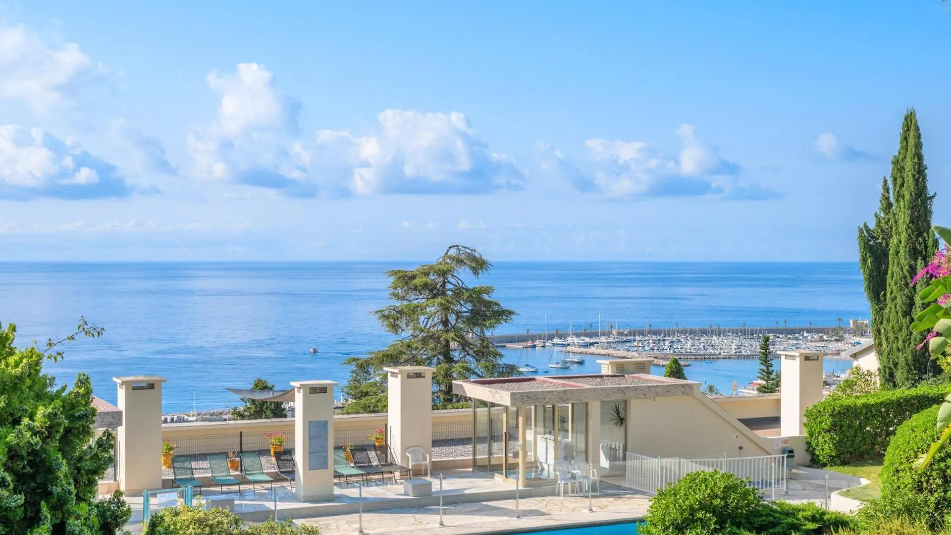 Apartment Les Miradors, Charmant Appartement De 2 Chambres En Rdc, Jardin Privatif, Piscine, Vue Mer Et Parking Menton