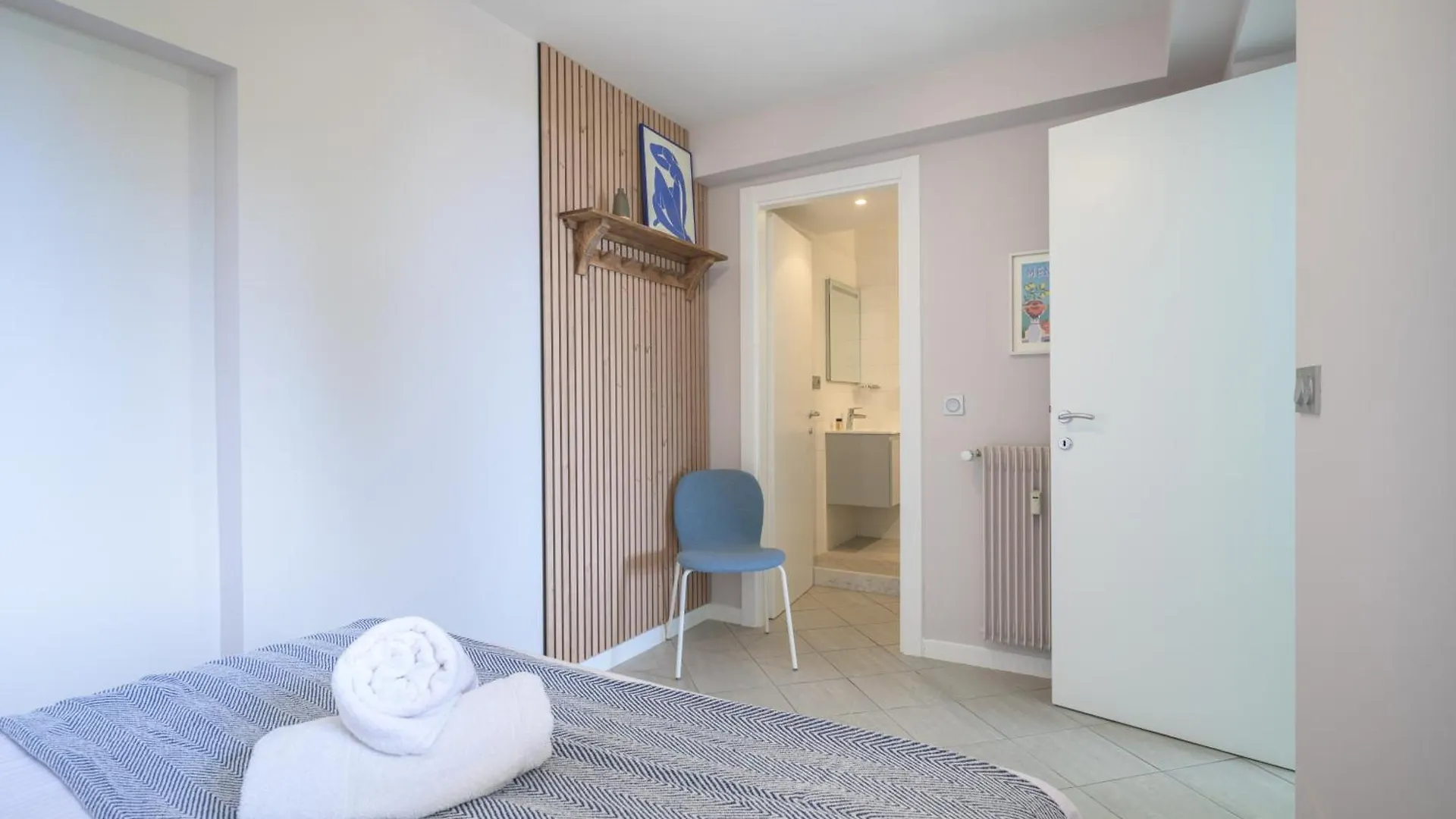 Les Miradors, Charmant Appartement De 2 Chambres En Rdc, Jardin Privatif, Piscine, Vue Mer Et Parking Menton